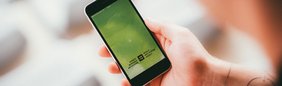 Smartphone mit dem WADA Athlete Center, dem Meldesystem für Aufenthaltsinformationen und Anti-Doping-Verfahren.